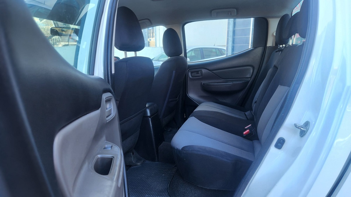 Mitsubishi L200 2.4 DI-D   4X2