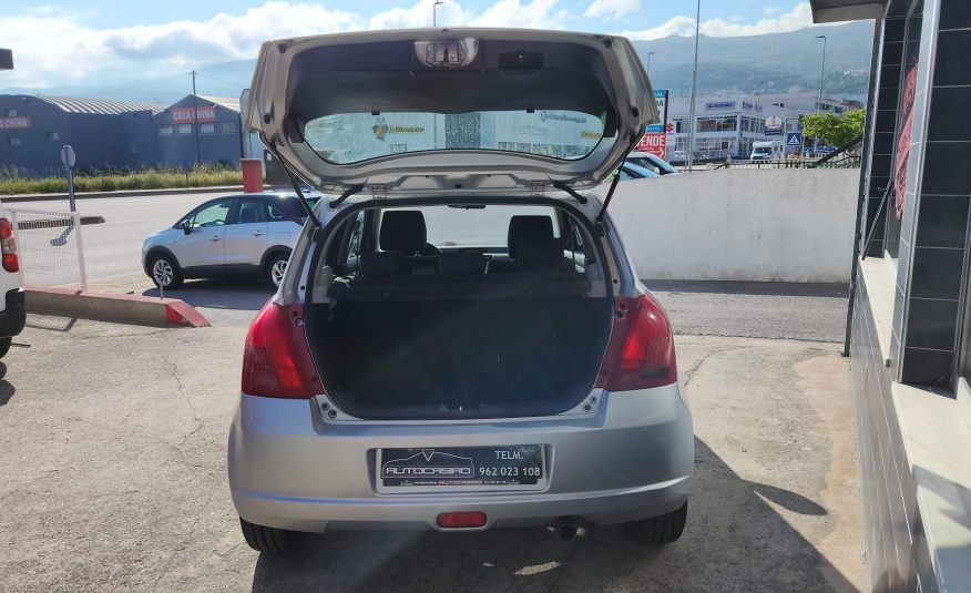 SUZUKI Swift Diesel 1.3 DDiS GLX