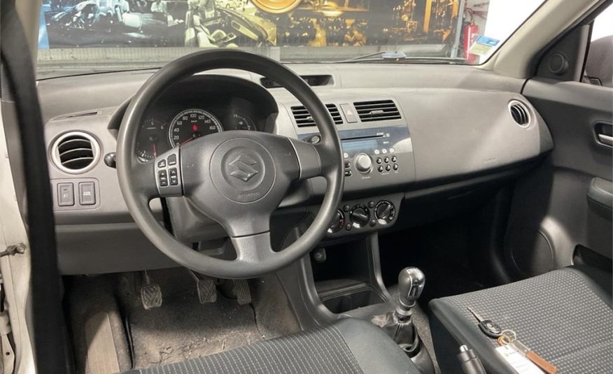 SUZUKI Swift Diesel 1.3 DDiS GLX