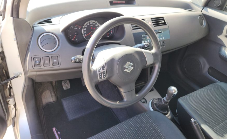 SUZUKI Swift Diesel 1.3 DDiS GLX