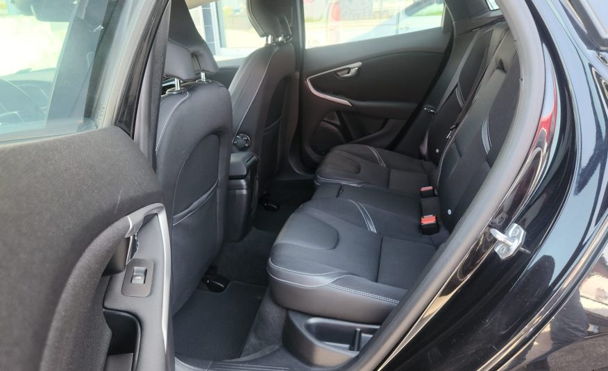 Volvo V40 2.0 D2 Momentum Geartronic