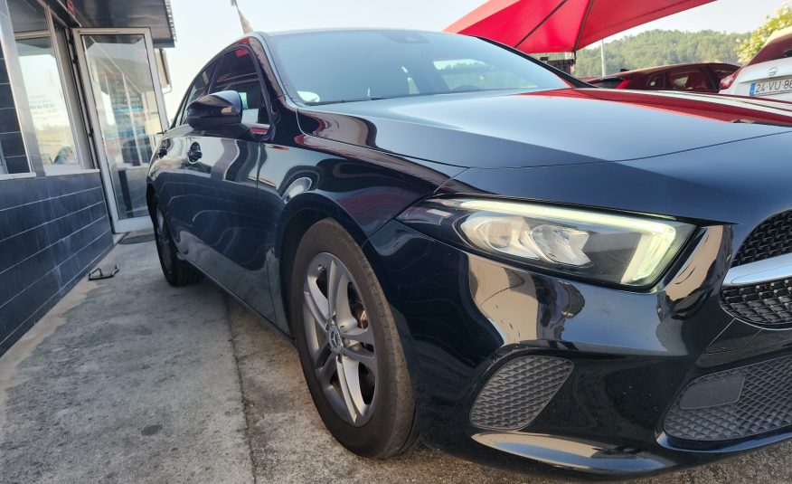 MERCEDES-BENZ Classe A Diesel 180 d Style Plus Aut