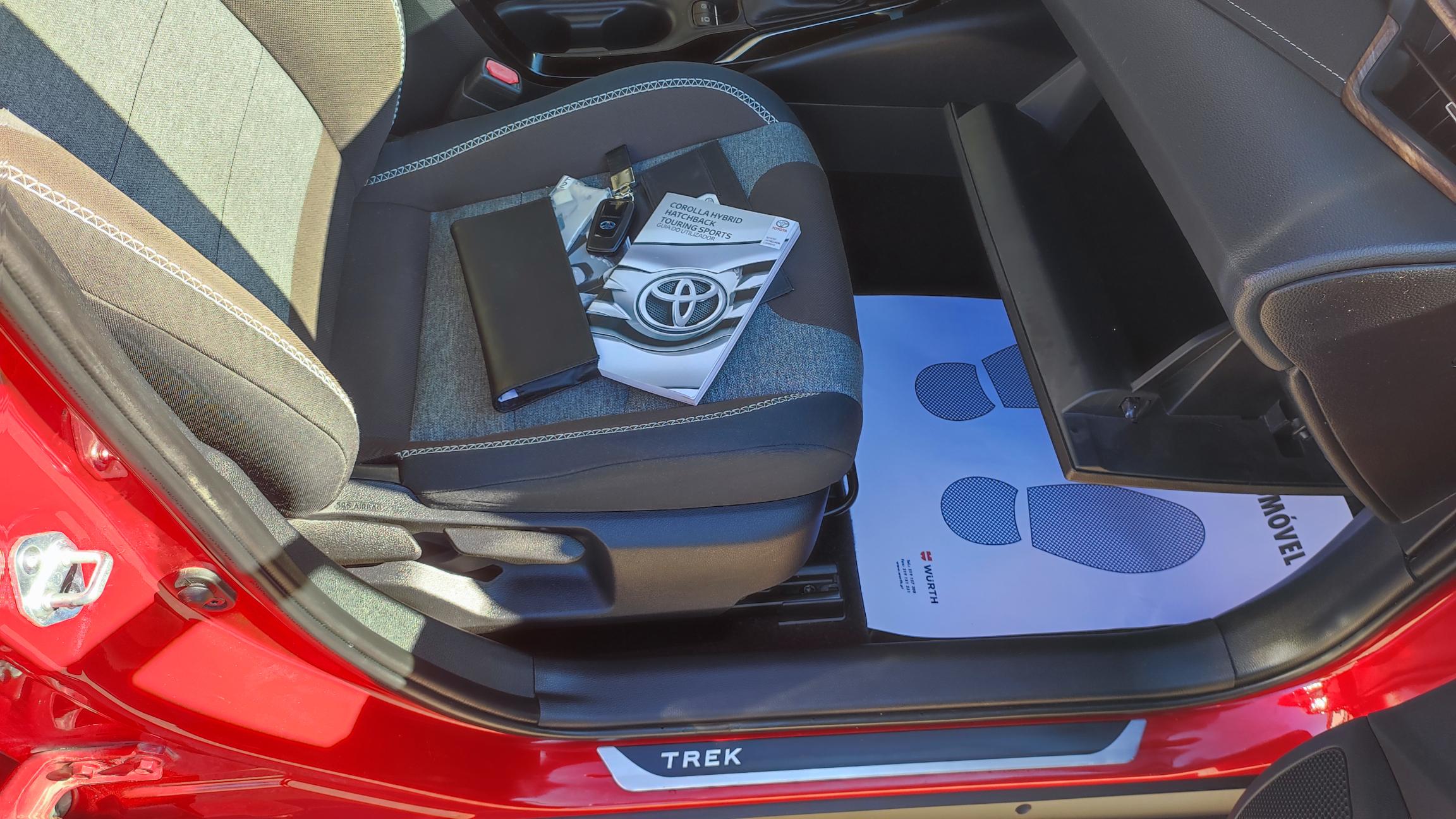 Toyota Corolla touring 2.0 híbrido Trek