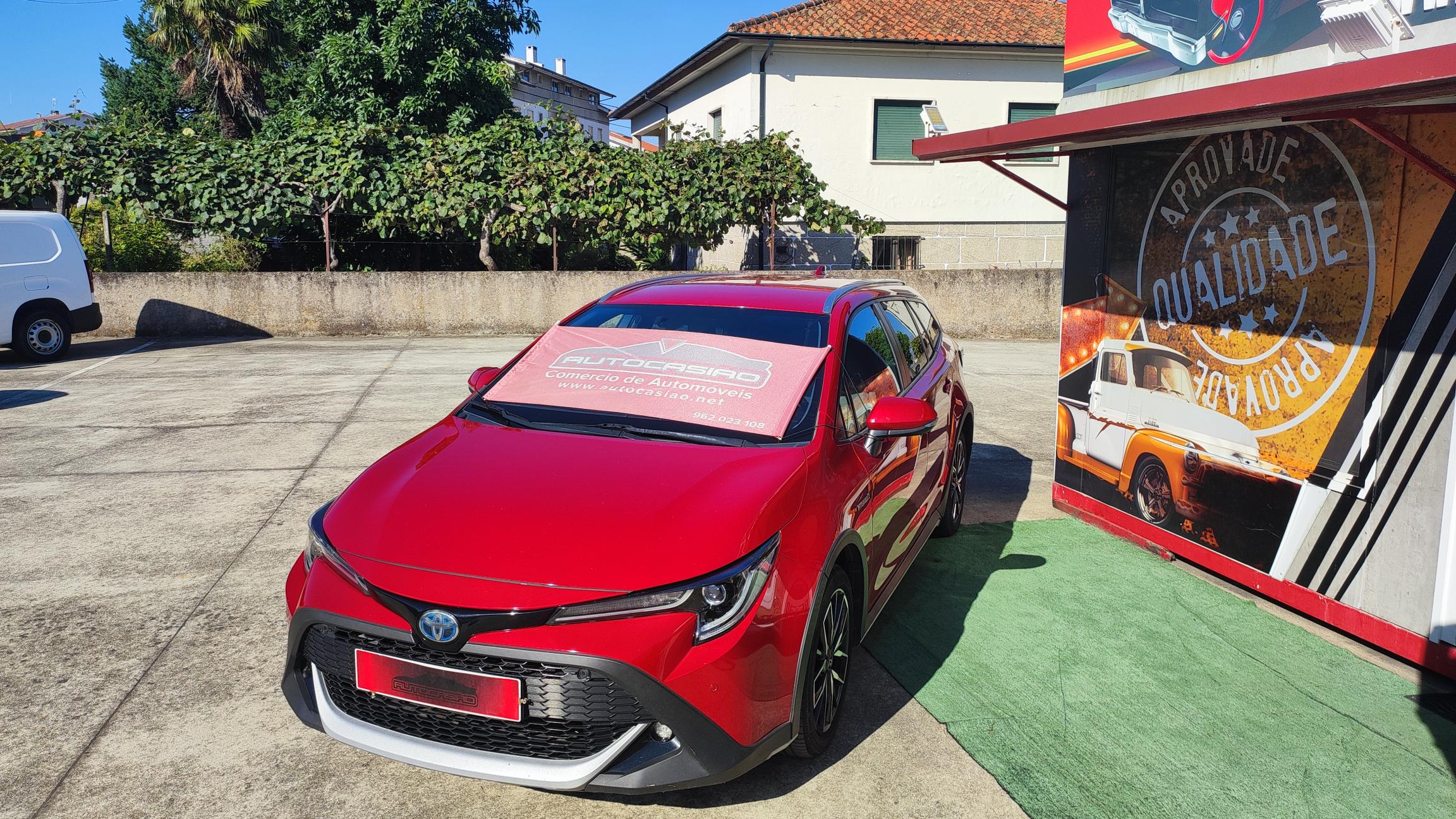 Toyota Corolla touring 2.0 híbrido Trek