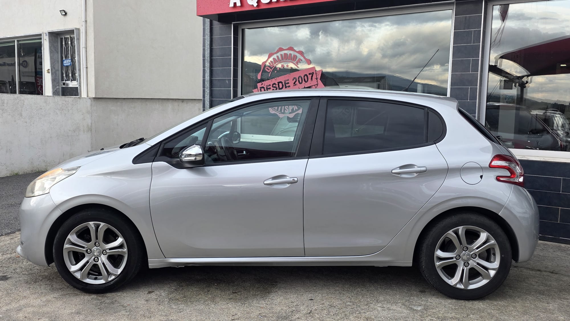 PEUGEOT 208  1.2 PURE TECH