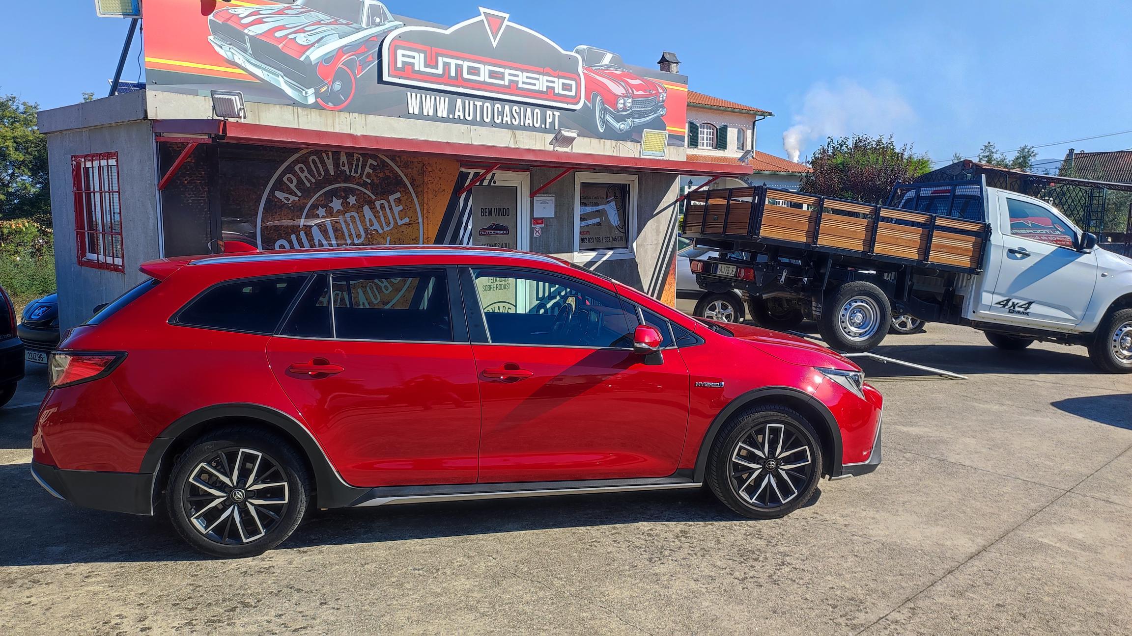 Toyota Corolla touring 2.0 híbrido Trek