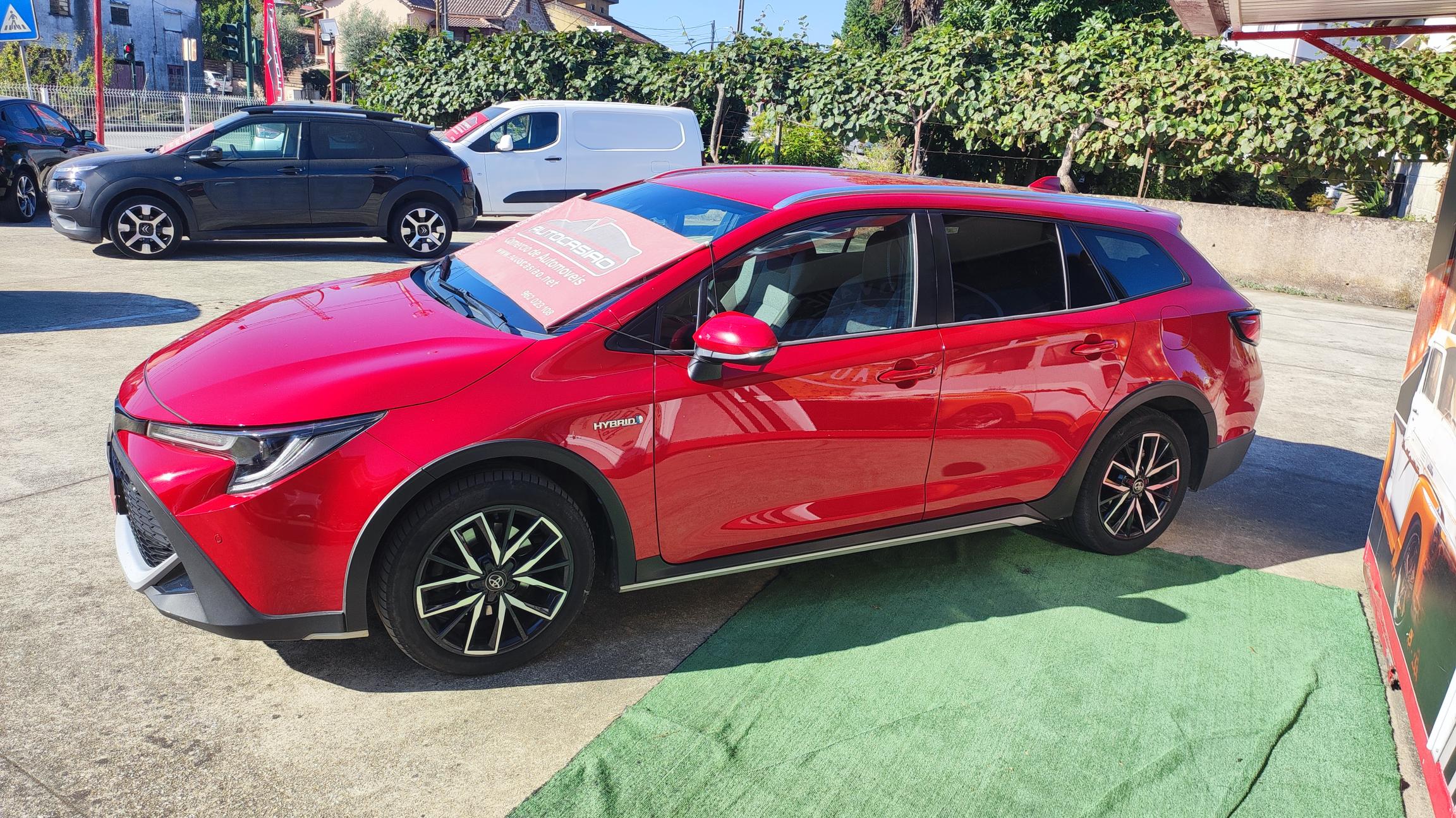 Toyota Corolla touring 2.0 híbrido Trek