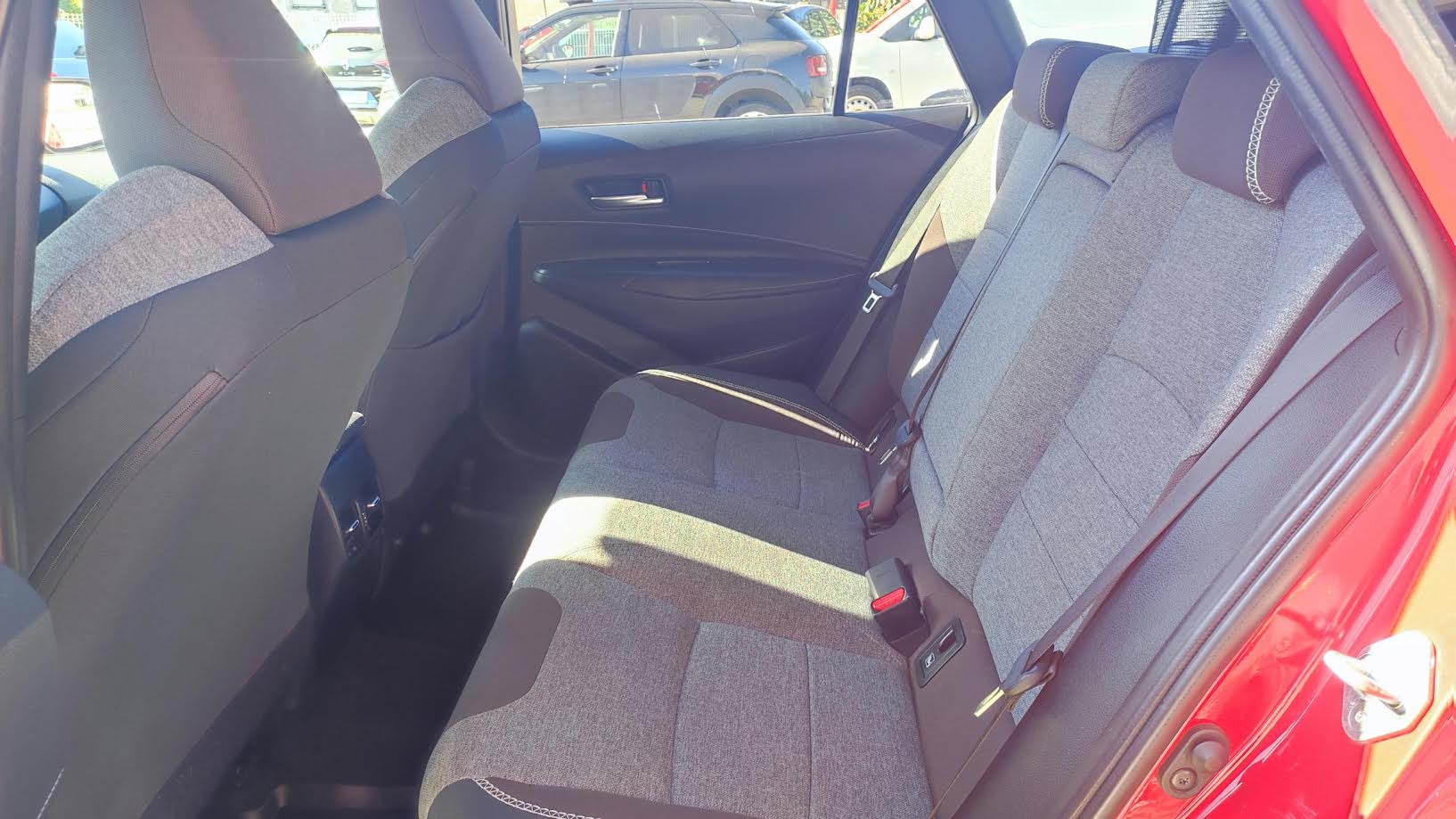 Toyota Corolla touring 2.0 híbrido Trek