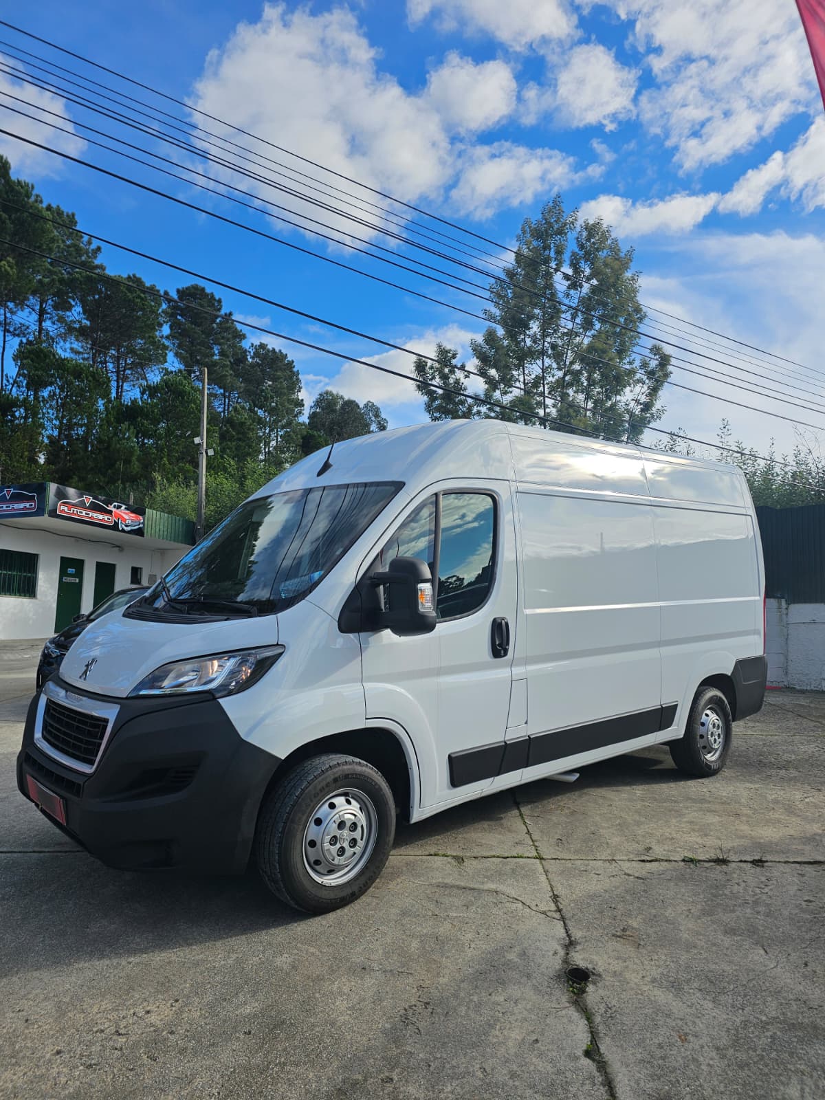 Peugeot BOXER 2.2 BlueHDi 335 L2H2 Premium