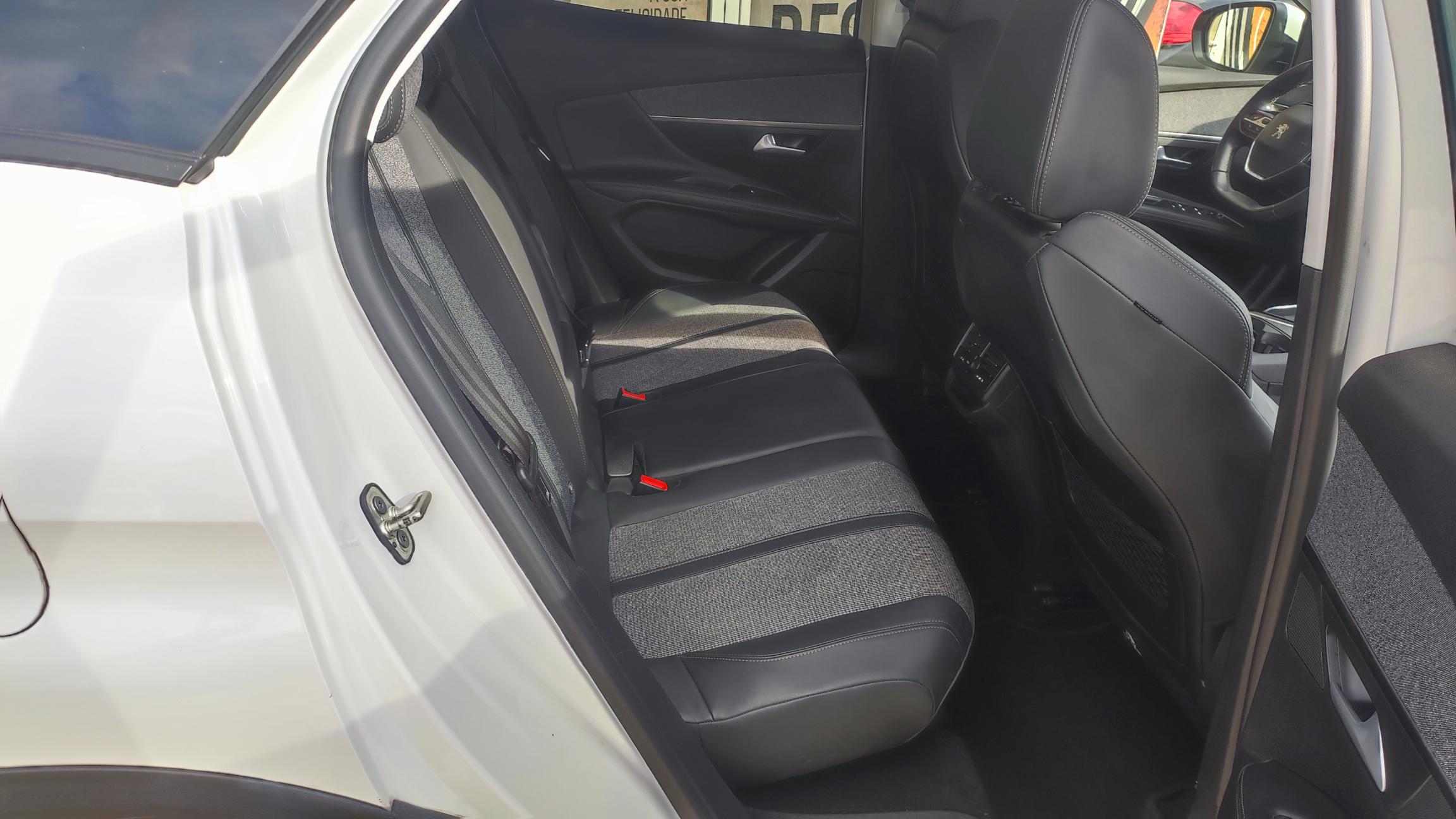 Peugeot 3008 Diesel 1.5 BlueHdi ALLUR