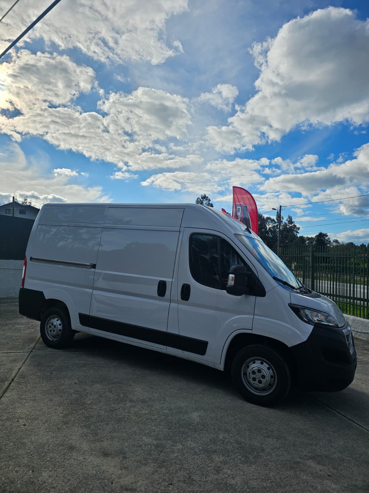 Peugeot BOXER 2.2 BlueHDi 335 L2H2 Premium