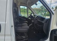 Peugeot BOXER 2.2 BlueHDi 335 L2H2 Premium