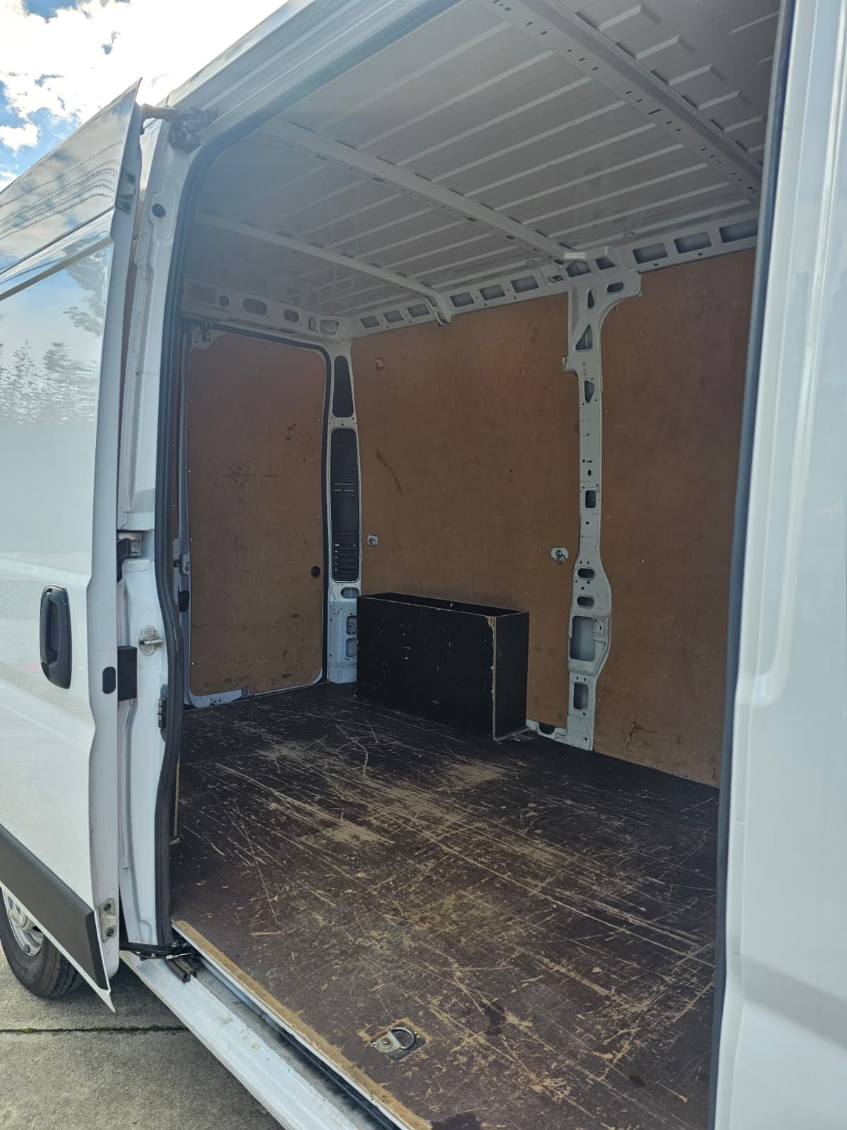 Peugeot BOXER 2.2 BlueHDi 335 L2H2 Premium