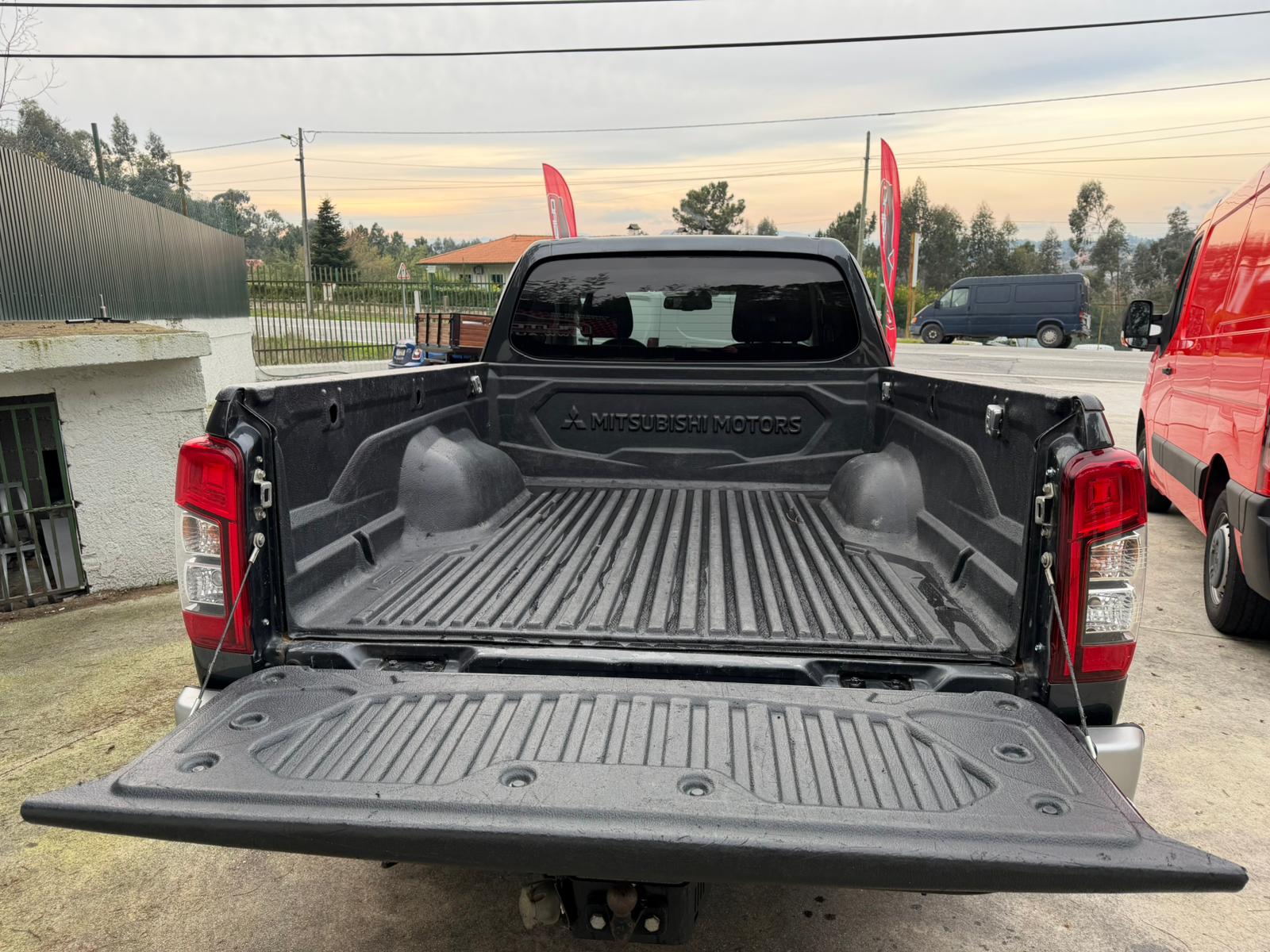 Mitsubishi L200 Strakar 4×4