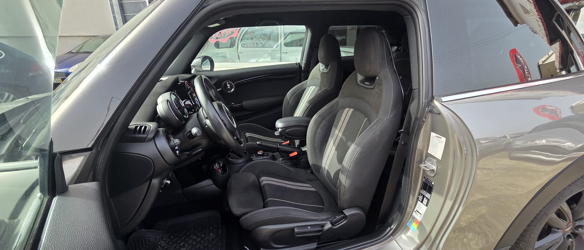 MINI ONE D Pack John Cooper Works)