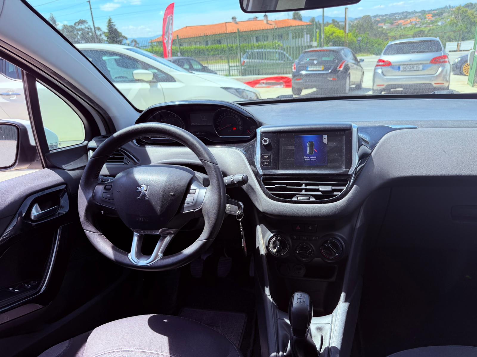 PEUGEOT 208  1.2 PURE TECH ALLURE