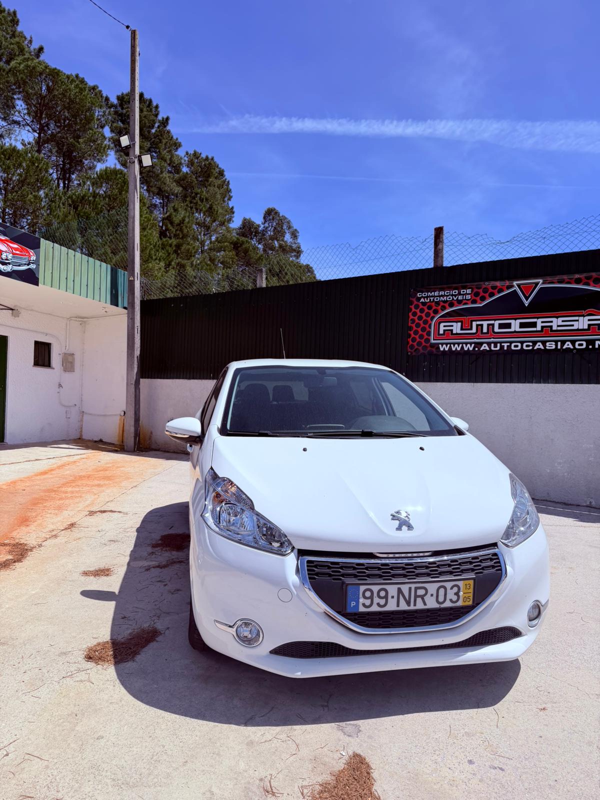 PEUGEOT 208  1.2 PURE TECH ALLURE