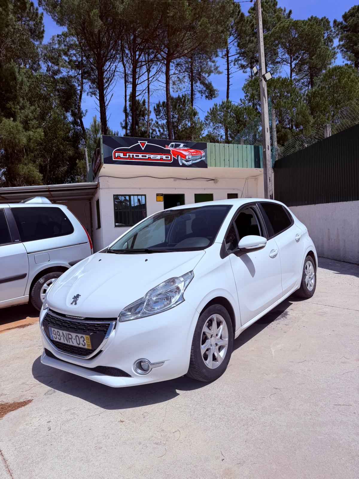 PEUGEOT 208  1.2 PURE TECH ALLURE