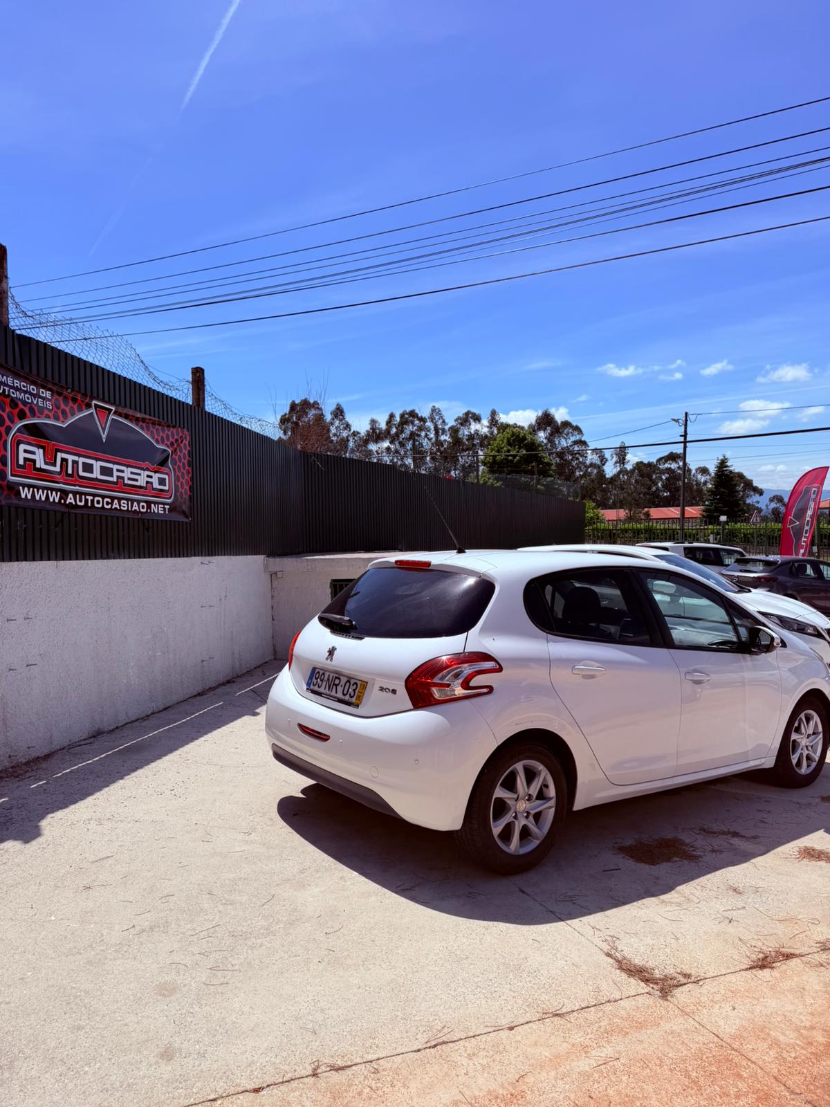 PEUGEOT 208  1.2 PURE TECH ALLURE
