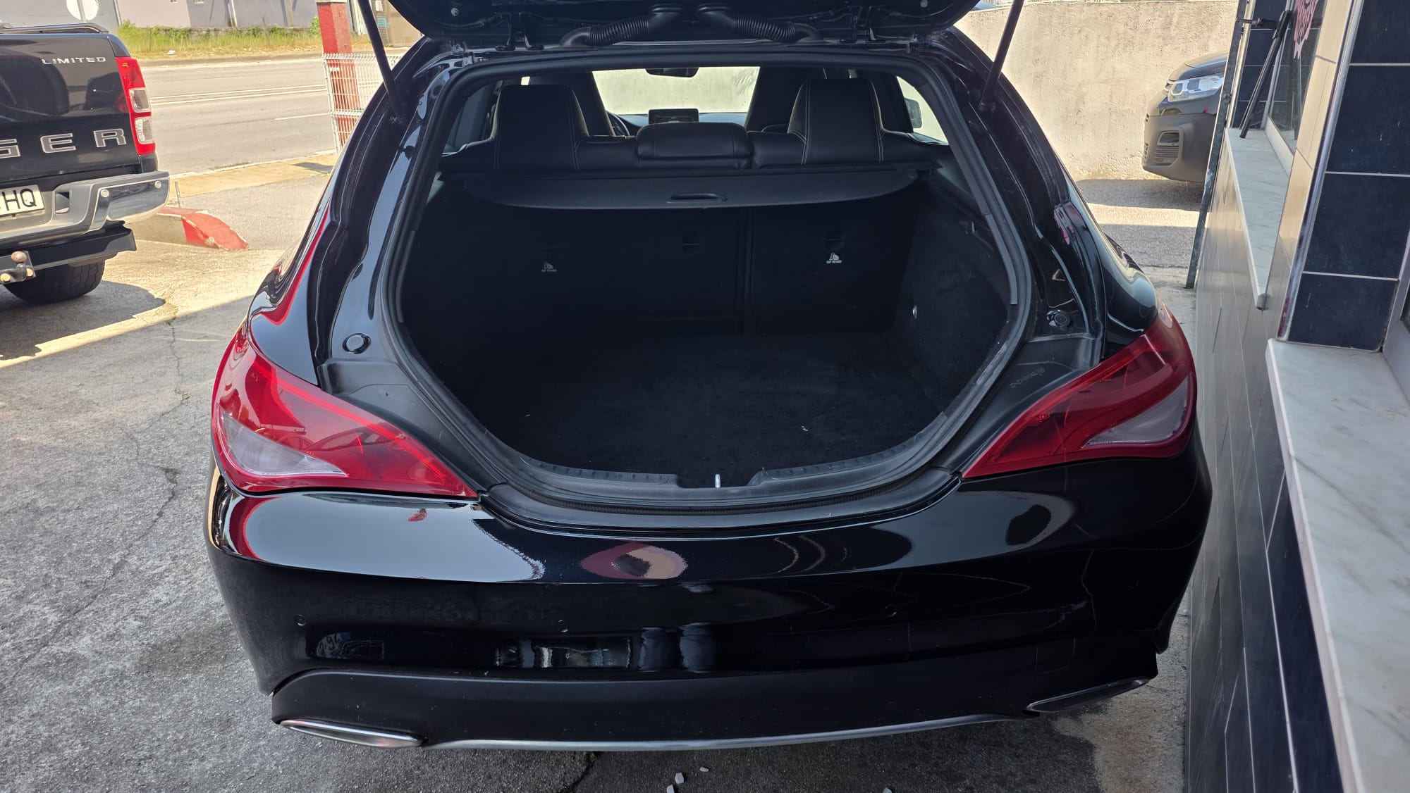 Mercedes-Benz CLA 180 d Shooting Brake AMG Line