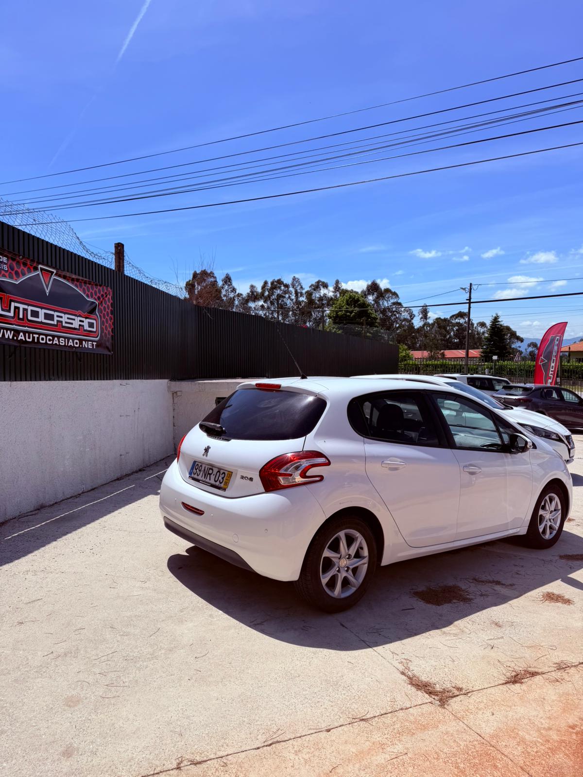PEUGEOT 208  1.2 PURE TECH ALLURE