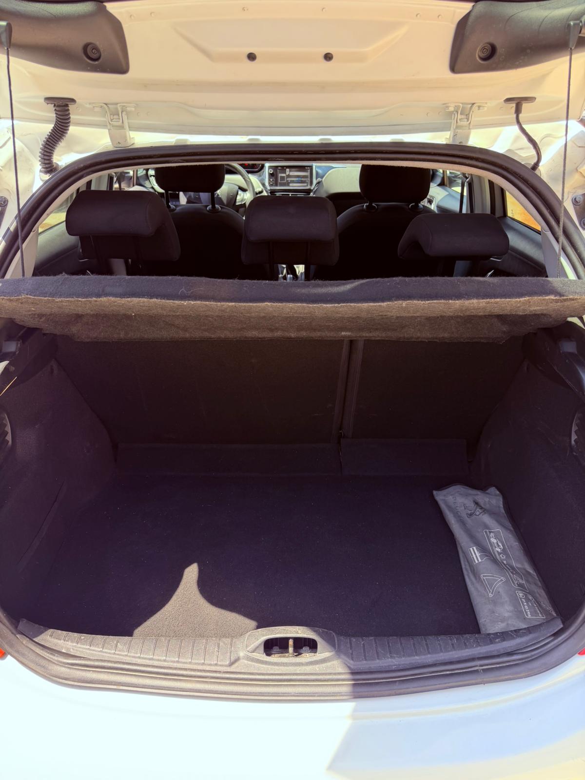 PEUGEOT 208  1.2 PURE TECH ALLURE