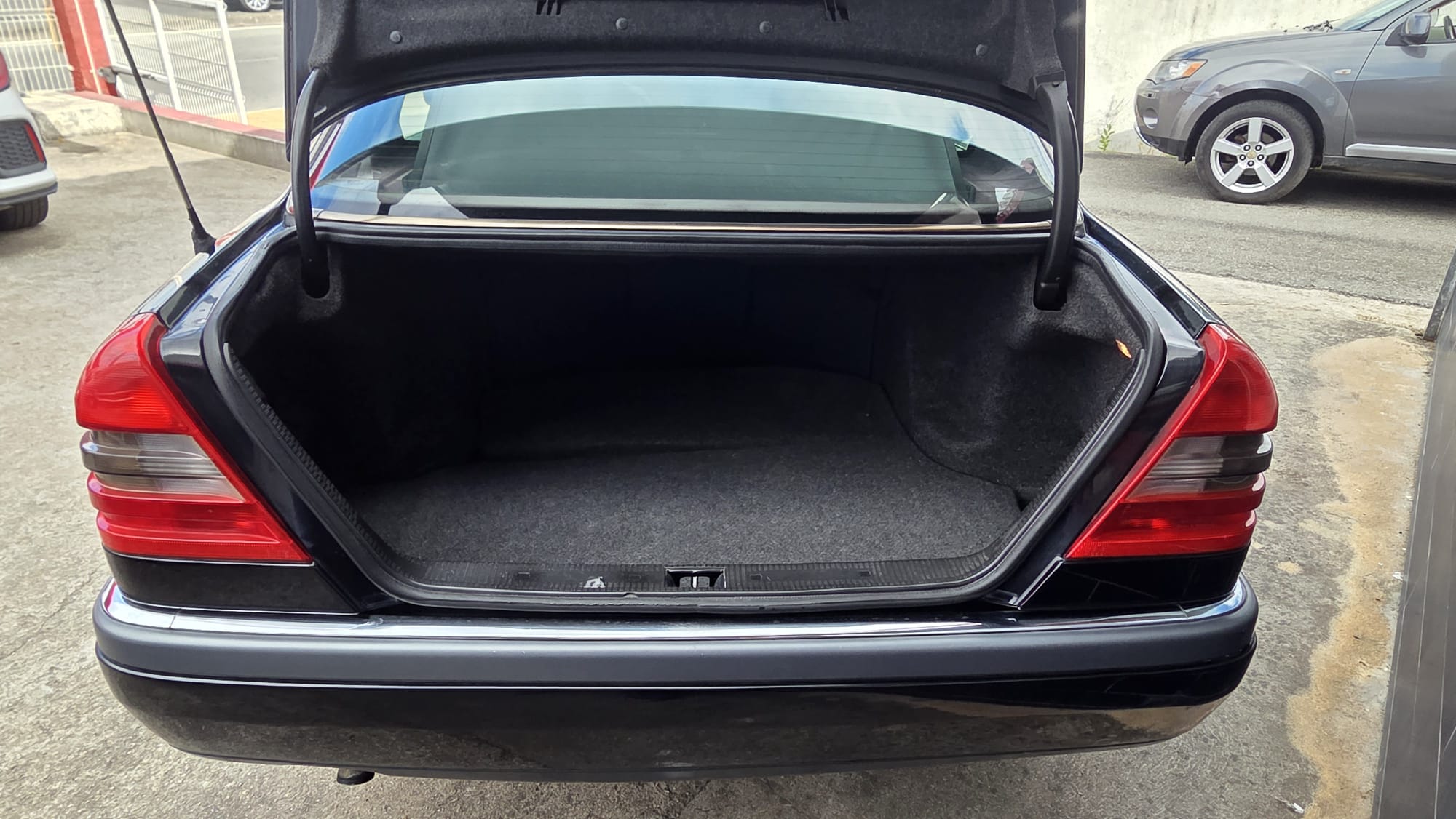 MERCEDES C250
