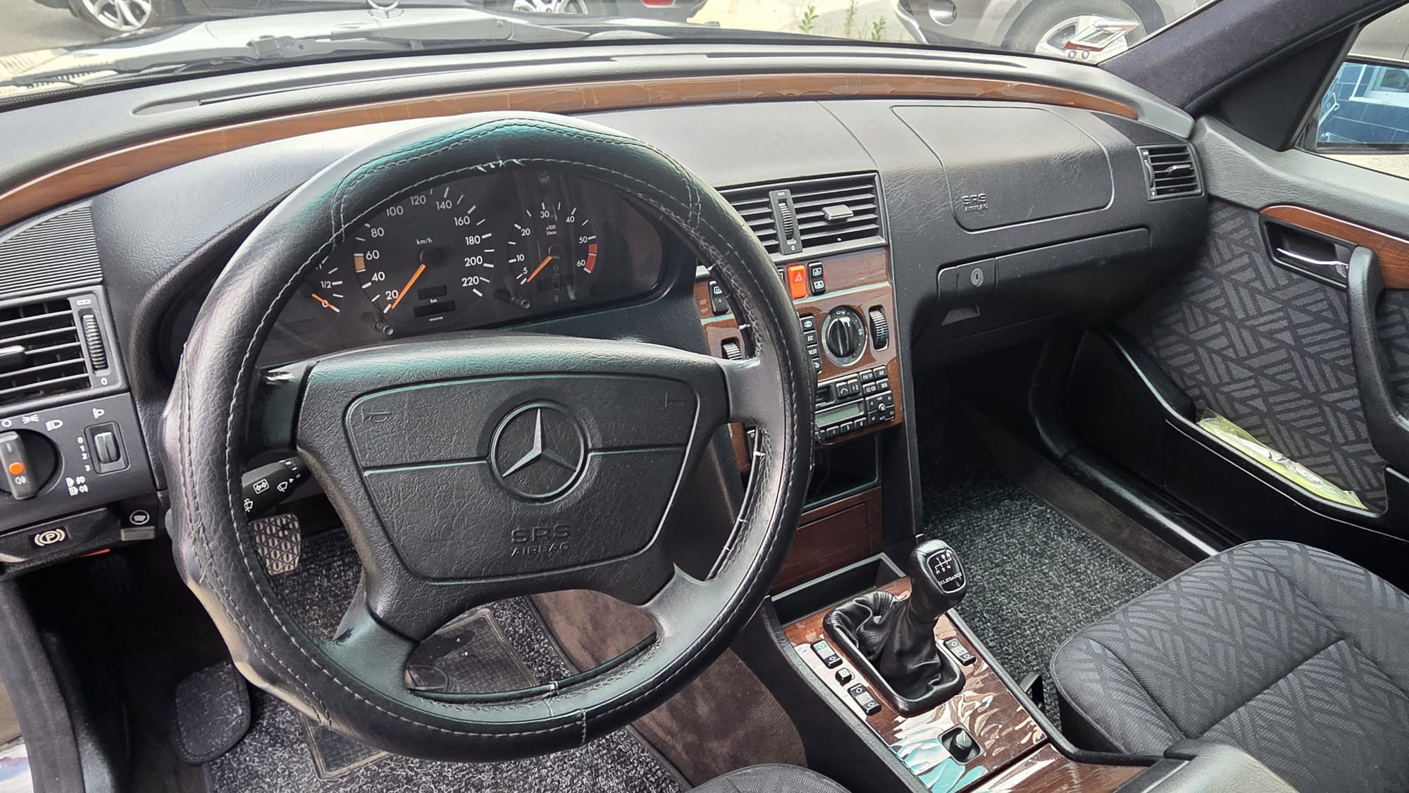 MERCEDES C250